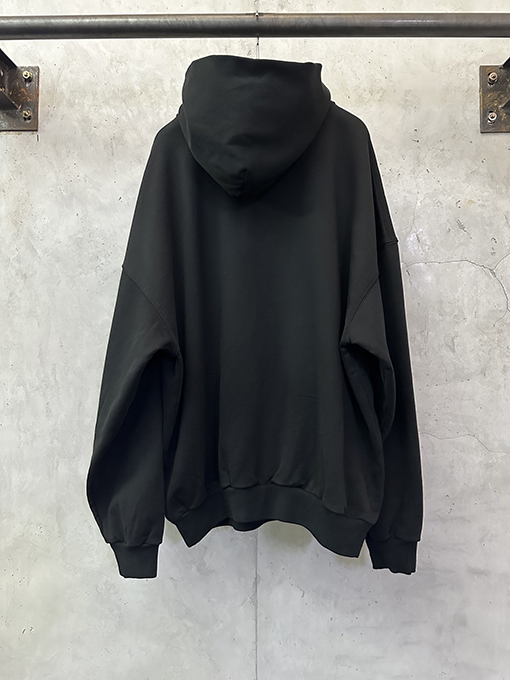 バレンシアガ コラボレーションシリーズのプリントパーカー