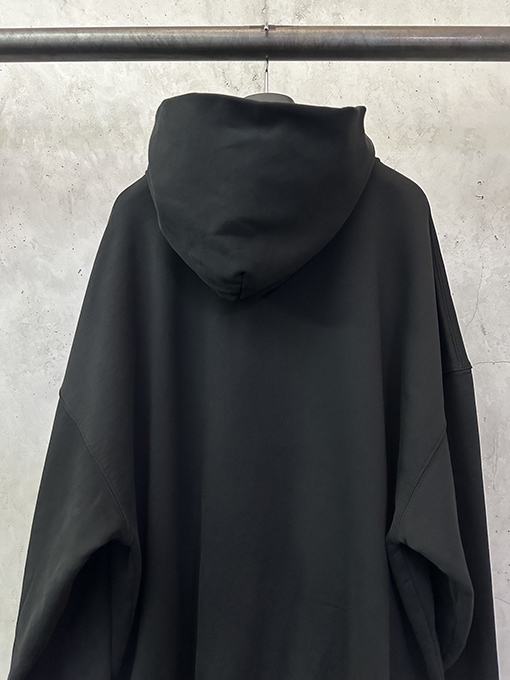 バレンシアガ コラボレーションシリーズのプリントパーカー