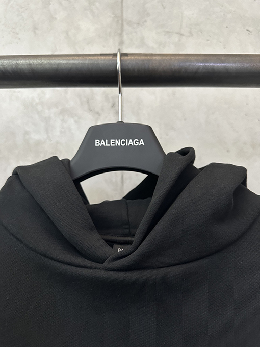 バレンシアガ コラボレーションシリーズのプリントパーカー