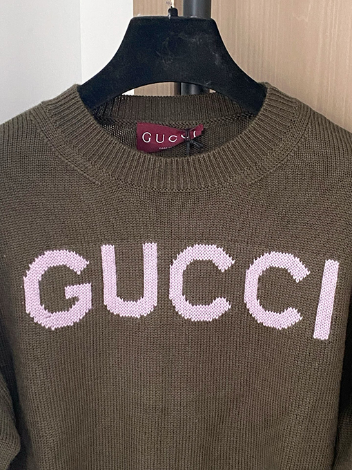 グッチ 新しい長袖トップス