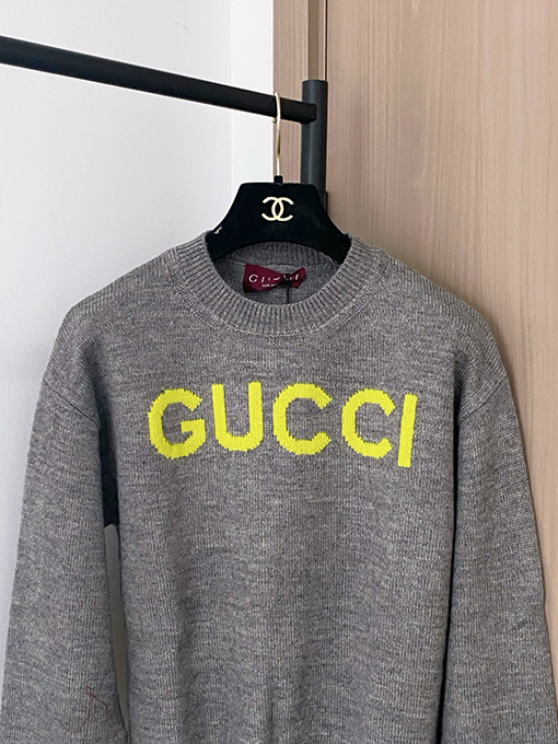 グッチ 新しい長袖トップス