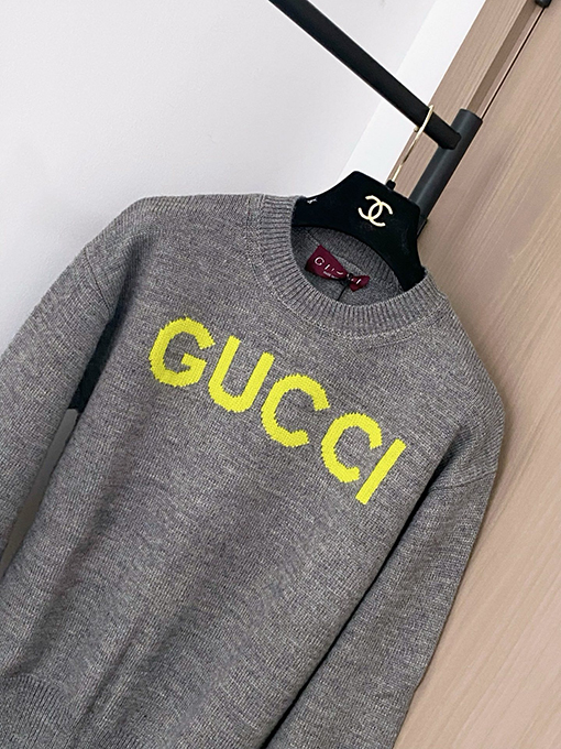 グッチ 新しい長袖トップス