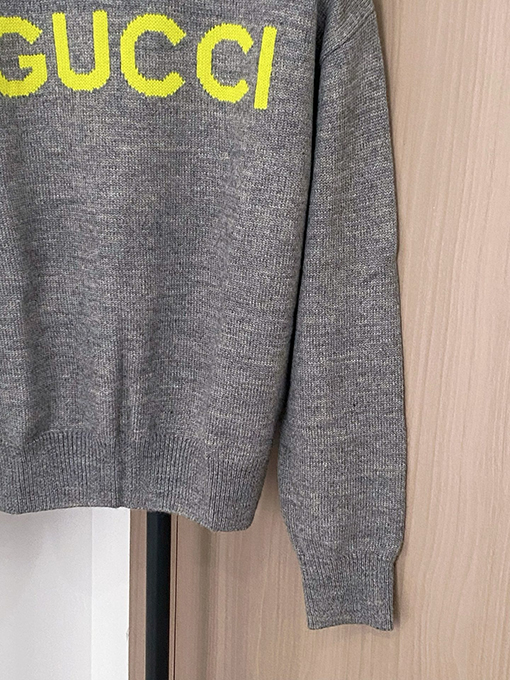 グッチ 新しい長袖トップス