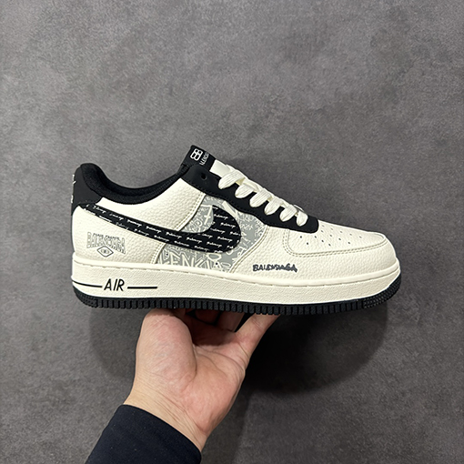 バレンシアガ Nike Air Force 1'07 Low X Balenc1aga コラボレーションスタイルスニーカー