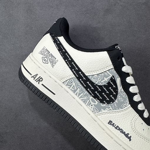 バレンシアガ Nike Air Force 1'07 Low X Balenc1aga コラボレーションスタイルスニーカー