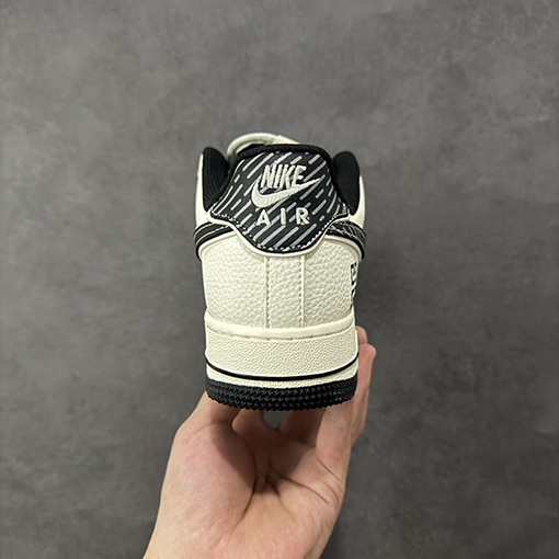 ジバンシイ Nike Air Force 1'07 Low X Givenchy コラボレーションスタイルスニーカー