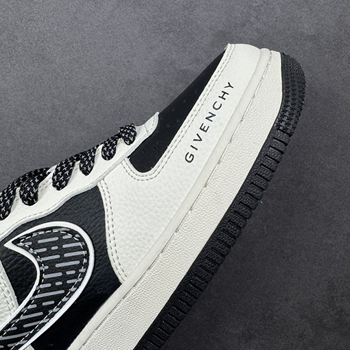ジバンシイ Nike Air Force 1'07 Low X Givenchy コラボレーションスタイルスニーカー