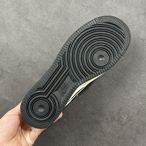 ジバンシイ Nike Air Force 1'07 Low X Givenchy コラボレーションスタイルスニーカー