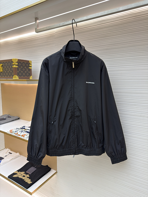 バレンシアガ Balenciaga スタンドカラーのロゴ刺繍り速乾ジャケット