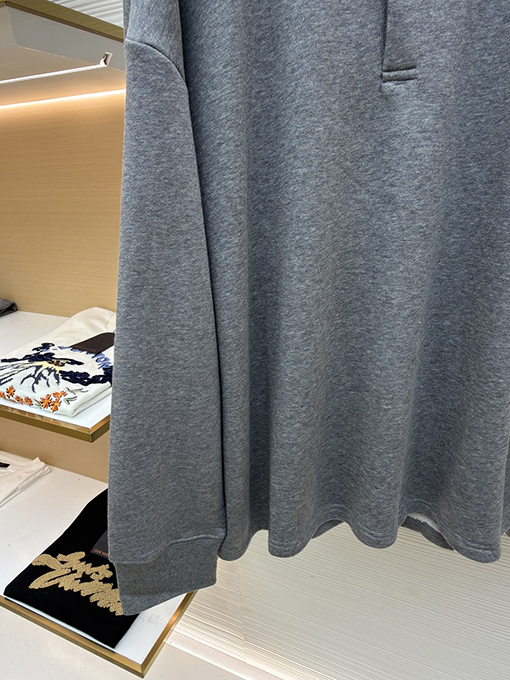 ロエベコピー シンプルなボタンダウンポロシャツ