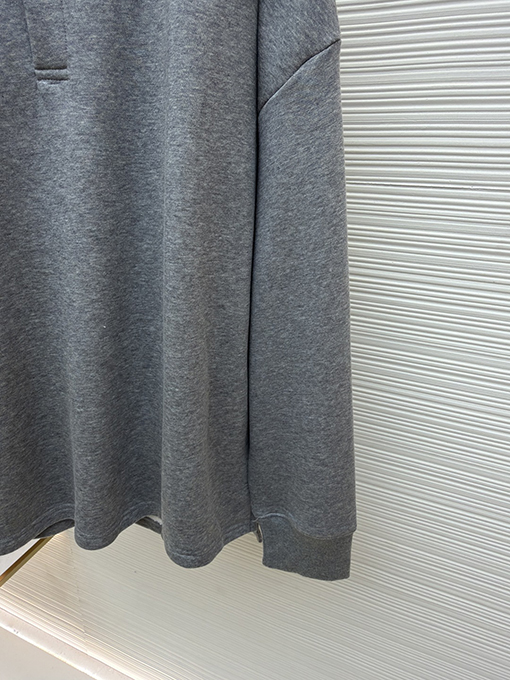 ロエベコピー シンプルなボタンダウンポロシャツ