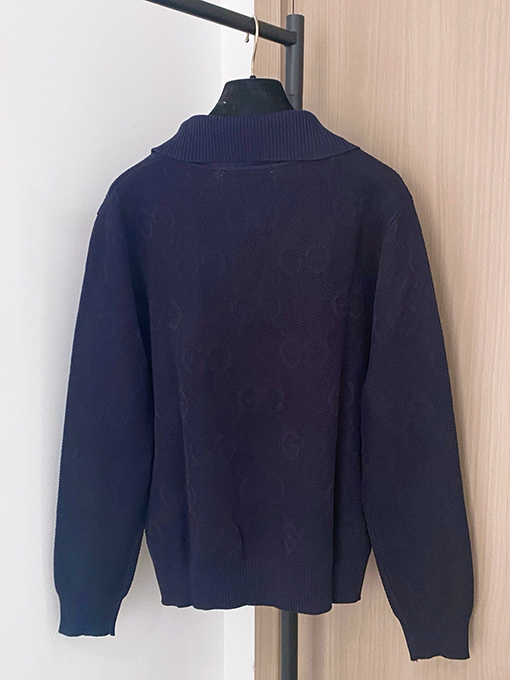 グッチ 新しいロゴ入りツートンカーディガン