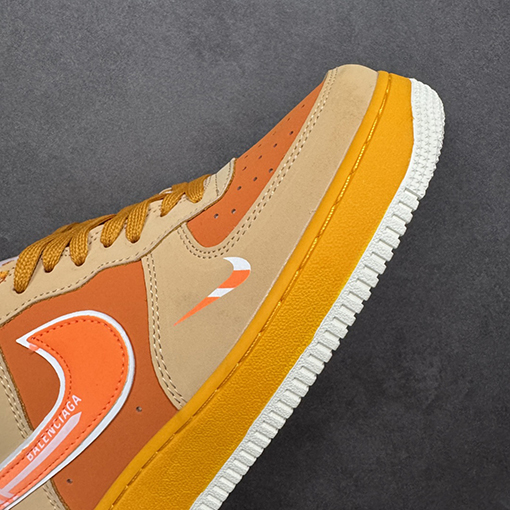 バレンシアガ Nike Air Force 1'07 Low X Balenciaga コラボレーションローカットスニーカー