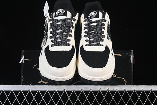 ジバンシイ Nike Air Force 1'07 Low X Givenchy コラボレーションローカットスニーカー