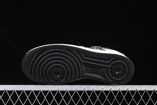 ジバンシイ Nike Air Force 1'07 Low X Givenchy コラボレーションローカットスニーカー