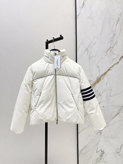 トムブラウンスーパーコピー 新しいフード付きパファージャケット