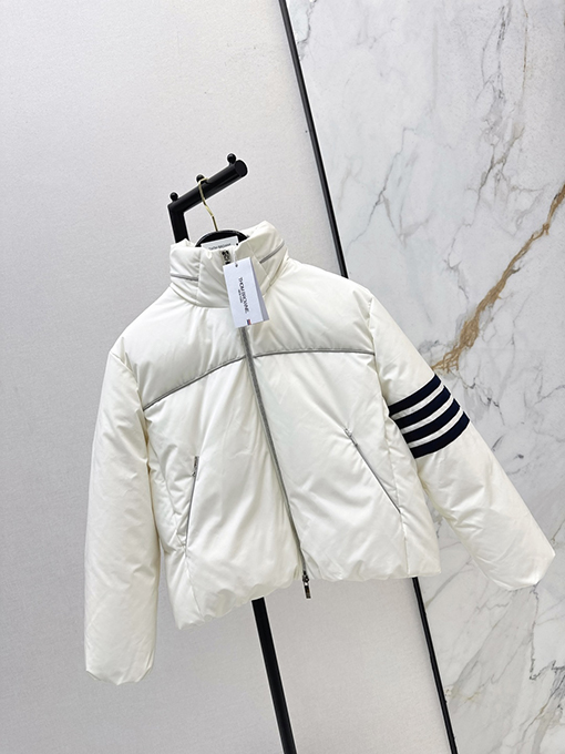 トムブラウンスーパーコピー 新しいフード付きパファージャケット