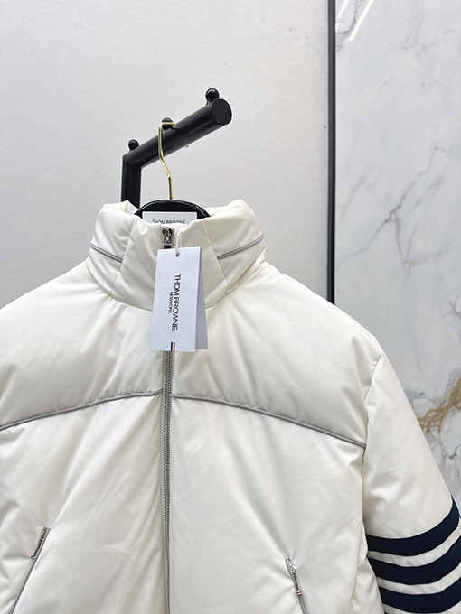 トムブラウンスーパーコピー 新しいフード付きパファージャケット