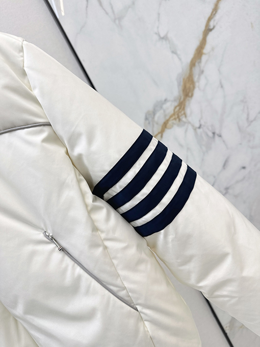 トムブラウンスーパーコピー 新しいフード付きパファージャケット