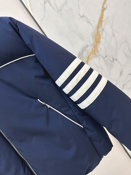 トムブラウンスーパーコピー 新しいフード付きパファージャケット