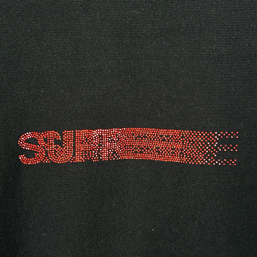 シュプリーム SUPREME × SWAROVSKI FW25 MOTION LOGO HOODED ラインストーンファントムフード付きスウェットシャツ