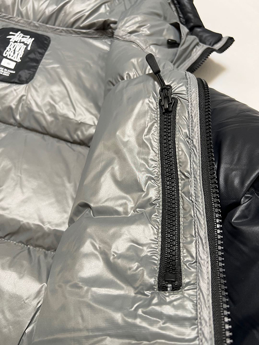 ステューシーコピー クラシックレターフード付きダウンジャケット