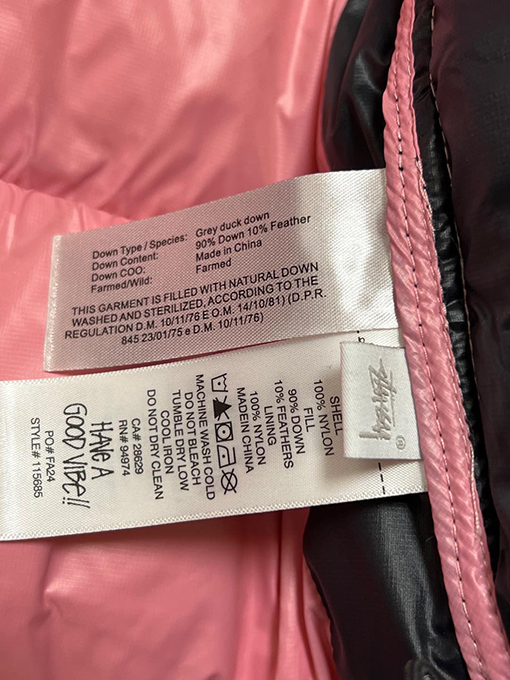 ステューシーコピー クラシックレターフード付きダウンジャケット