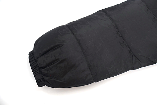 セリーヌ ダークパターンのオールオーバープリントダウンジャケット