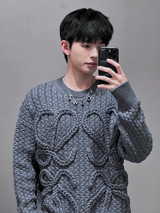 ロエベスーパーコピー ケーブルニットセーター