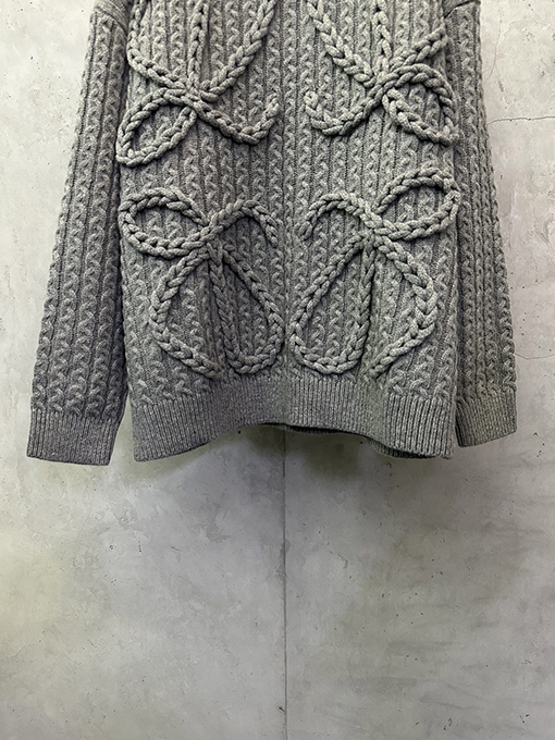 ロエベスーパーコピー ケーブルニットセーター