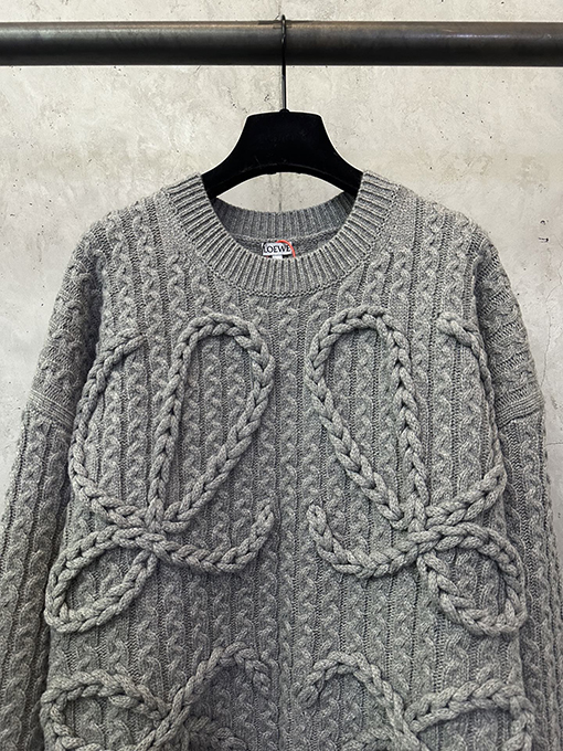 ロエベスーパーコピー ケーブルニットセーター