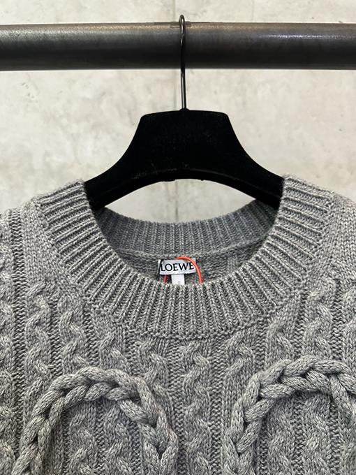 ロエベスーパーコピー ケーブルニットセーター