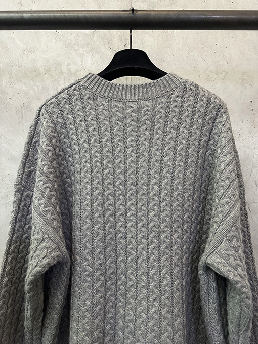 ロエベスーパーコピー ケーブルニットセーター