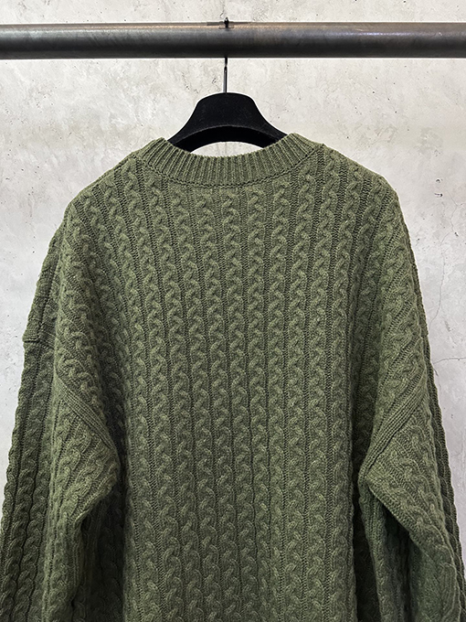 ロエベスーパーコピー ケーブルニットセーター