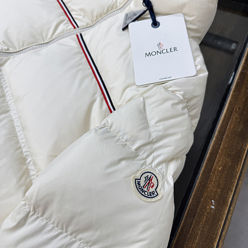 モンクレール メンズスタンドカラーダウンジャケット