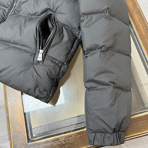 モンクレール メンズスタンドカラーダウンジャケット