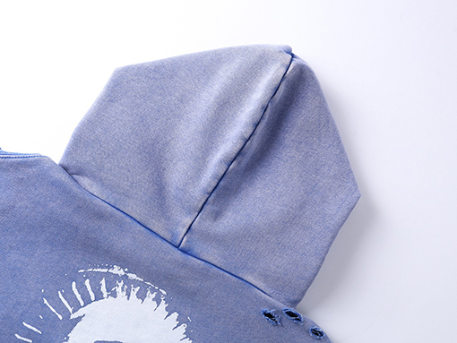 セントマイケル にキャラクターの頭を彩色の古したパーカー