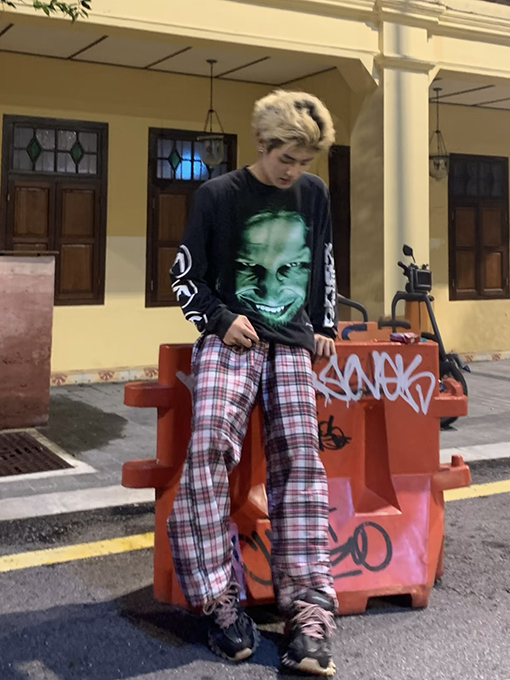 セントマイケルコピー 「スマイリーフェイスロゴ」プリント長袖シャツ