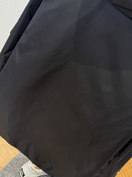 プラダ 袖パッチポケット付きボタンダウンフード付きダウンジャケット