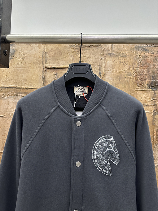 エルメススーパーコピー サドルタオル刺繍入りベースボールジャケット