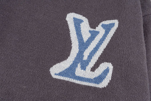 ルイヴィトン 大きなロゴジャカードセーター
