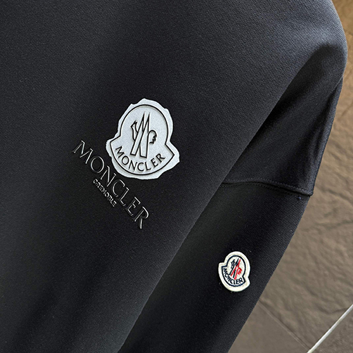 モンクレール スタイリッシュなレターロゴパッチシリコンクルーネックスウェットシャツ