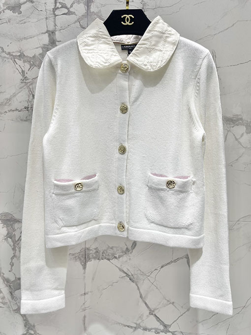 シャネル レディースダブルCのロゴとメタルバックルが付いたシャネルスタイルのカシミアニットカーディガン