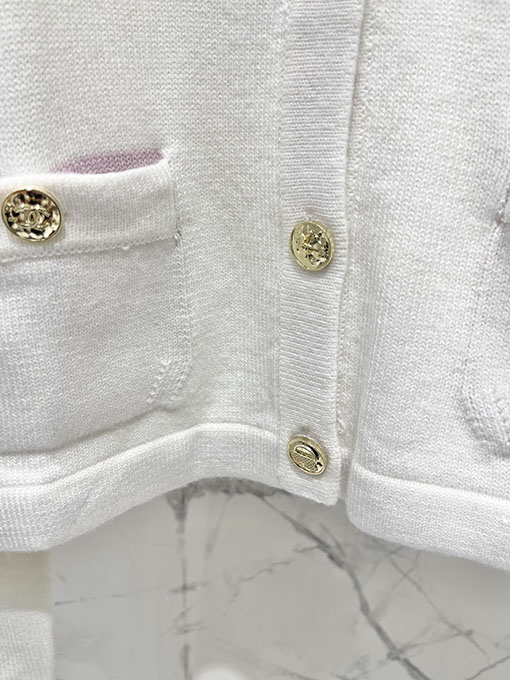 シャネル レディースダブルCのロゴとメタルバックルが付いたシャネルスタイルのカシミアニットカーディガン