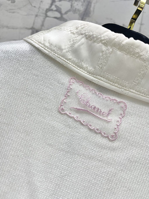 シャネル レディースダブルCのロゴとメタルバックルが付いたシャネルスタイルのカシミアニットカーディガン