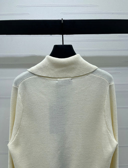 グッチ 新しいジップアップニットセーター