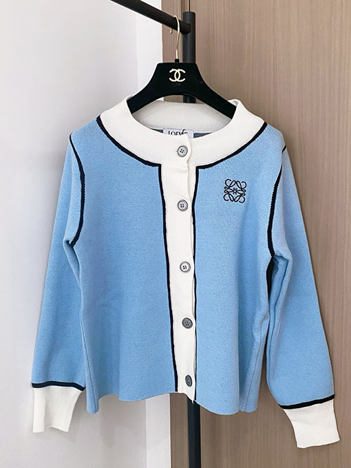 ロエベ 新しいロゴ入りカーディガン