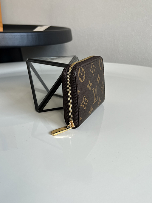 ルイヴィトンスーパーコピー モノグラム ジップ コインケース M60067