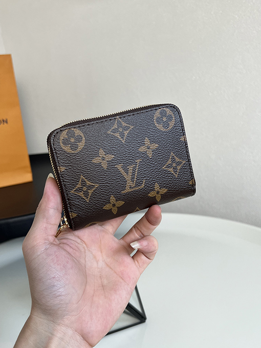 ルイヴィトンスーパーコピー モノグラム ジップ コインケース M60067