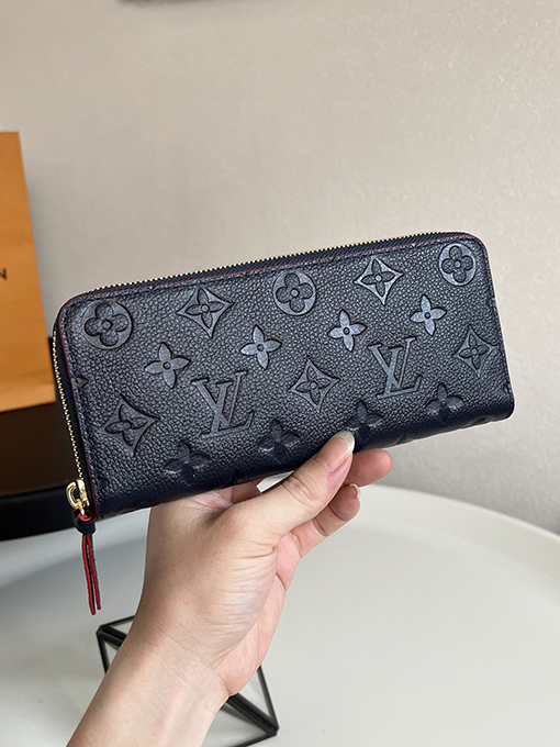 ルイヴィトン Monogram Empreinte 新しいクラシックウォレット M69415